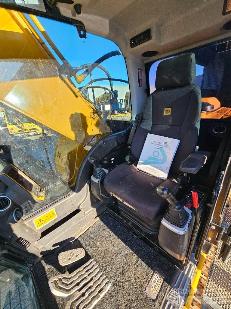 JCB JS 220 LC Pelle sur chenilles