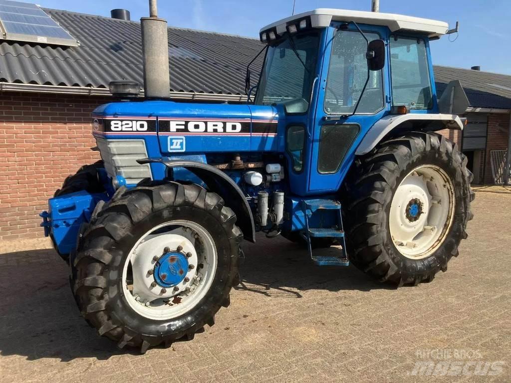 Ford 8210 gen 2 Tracteur