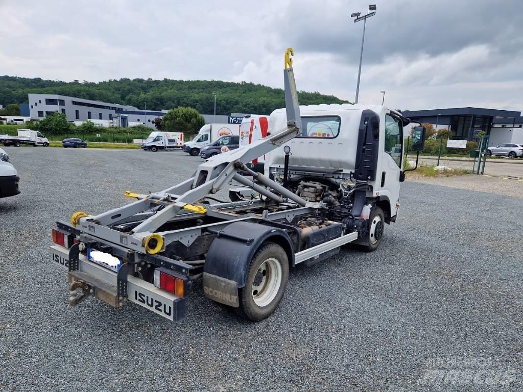 Isuzu N-Series Utilitaire