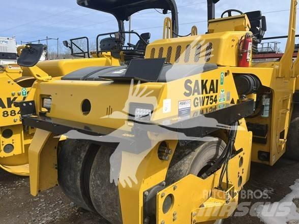 Sakai GW754 Rouleaux à pneumatiques