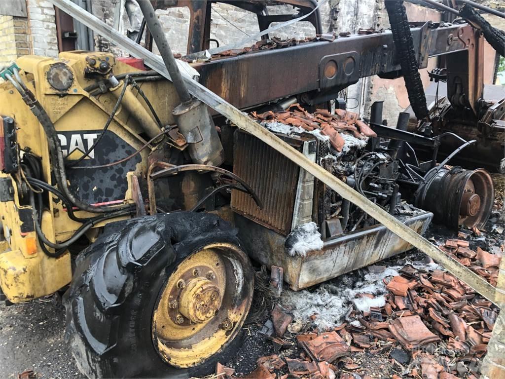 CAT TH62 Tracteur