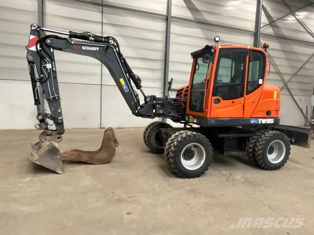 Yanmar TW 95 Pelle sur pneus