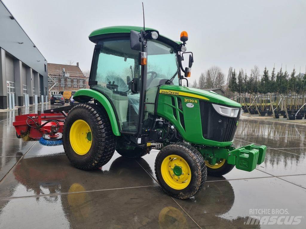 John Deere 3039R Tracteur