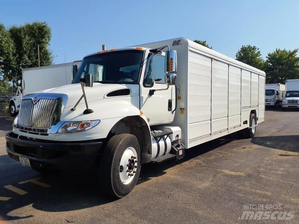 International 4300 Camion de livraison de boisson