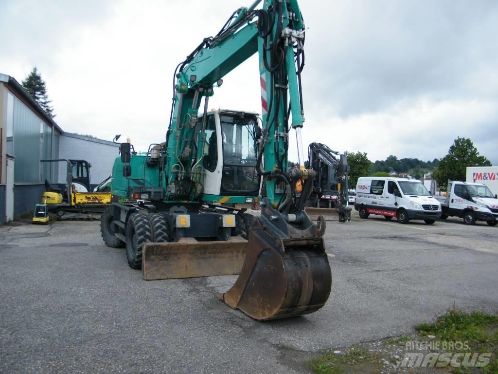 Liebherr A 314 Pelle sur pneus
