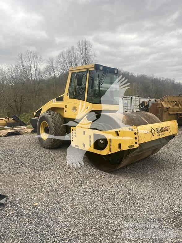 Bomag BW213D-4 Rouleaux monocylindre