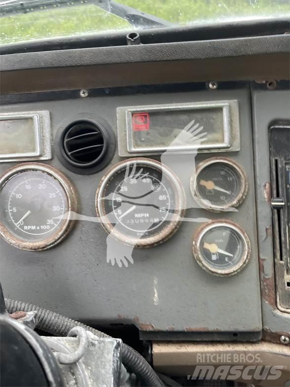 Ford 8000 Camion citerne à eau