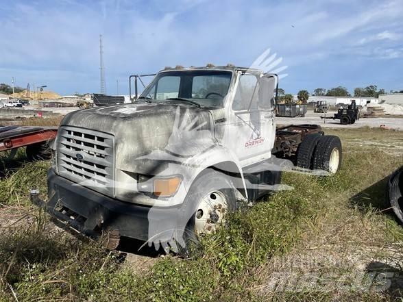Ford F800 Châssis cabine