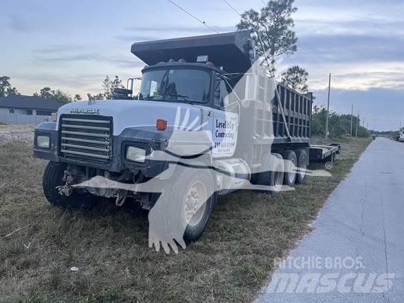 Mack RD688S Camion benne