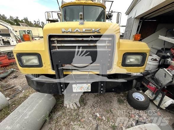 Mack RD688S Camion poubelle