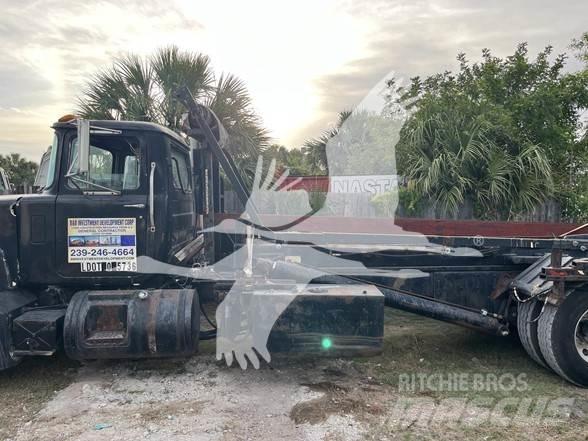 Mack RD688S Camion poubelle
