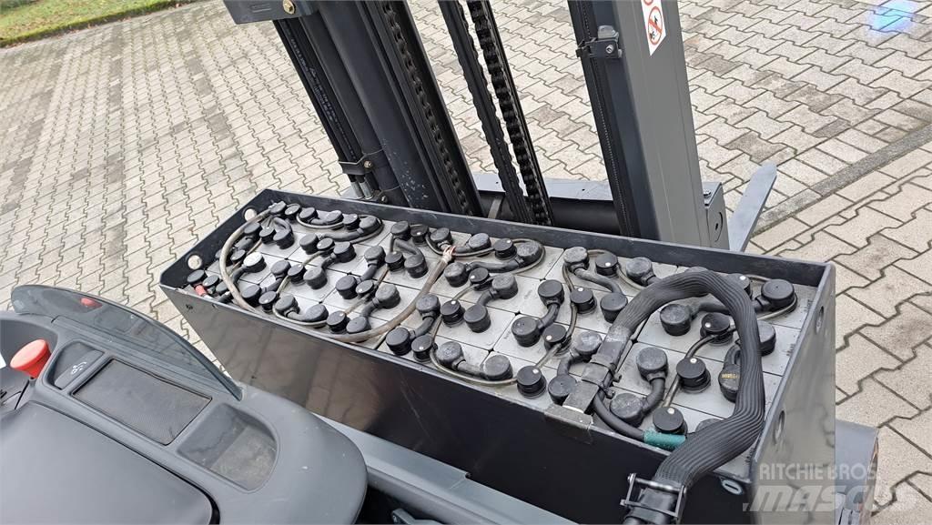 Linde R14 Chariot à mât rétractable