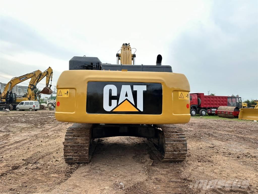 CAT 330 D L Pelle sur chenilles