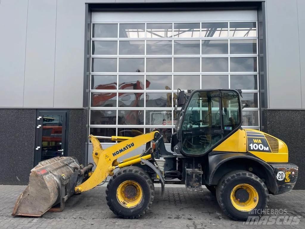 Komatsu WA100 Chargeuse sur pneus