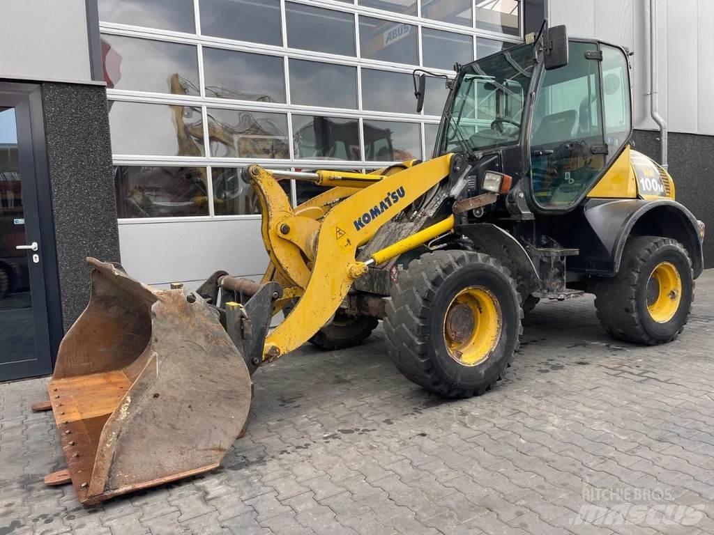 Komatsu WA100 Chargeuse sur pneus