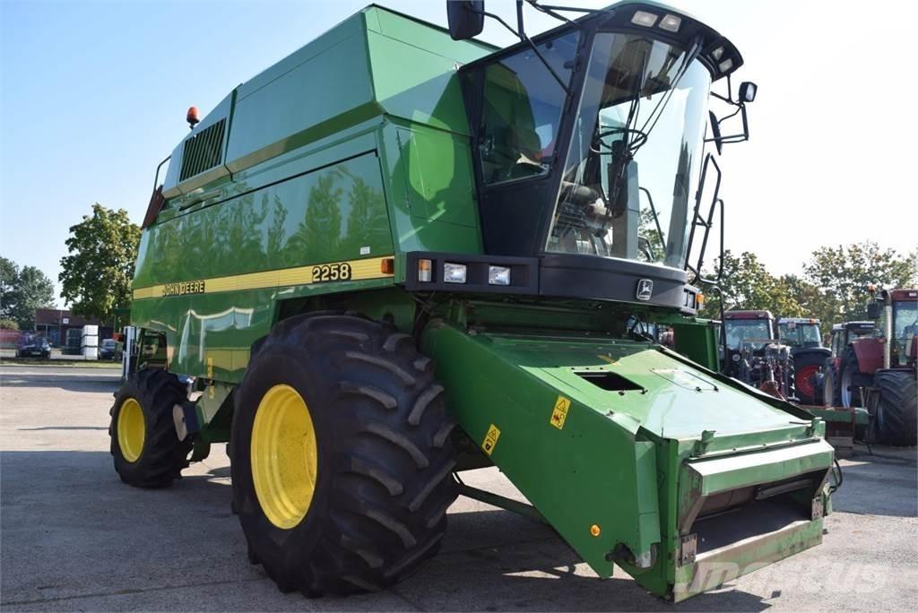 John Deere 2064 Moissonneuse batteuse