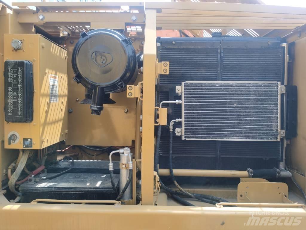 CAT 320 C L Pelle sur chenilles