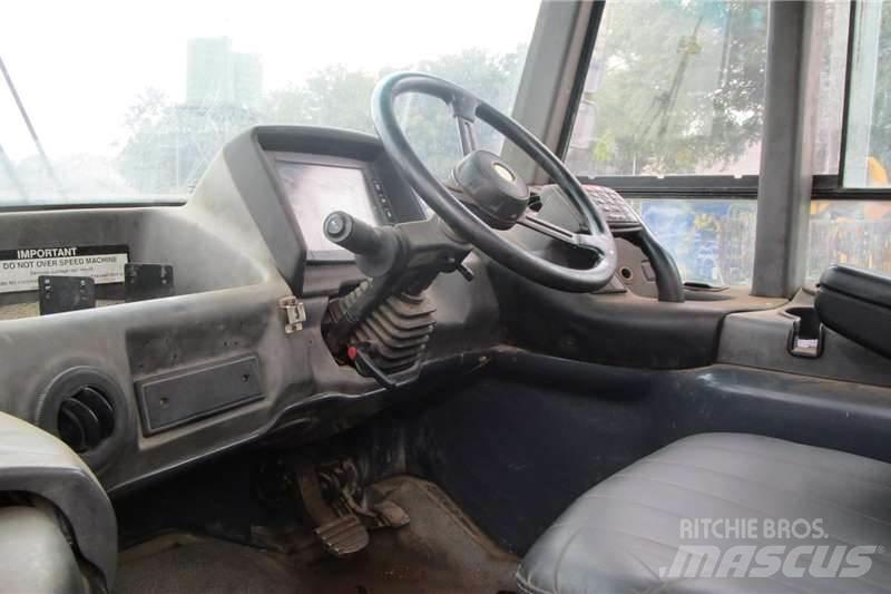 Bell B30D 22000L Autre camion