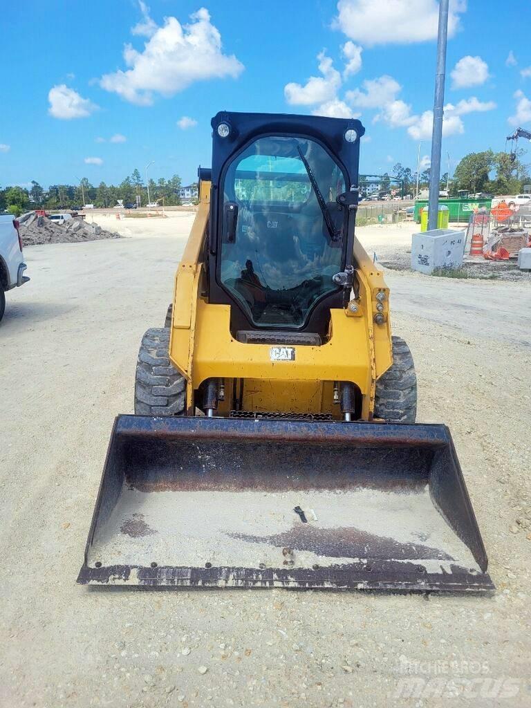 CAT 242 D Chargeuse compacte