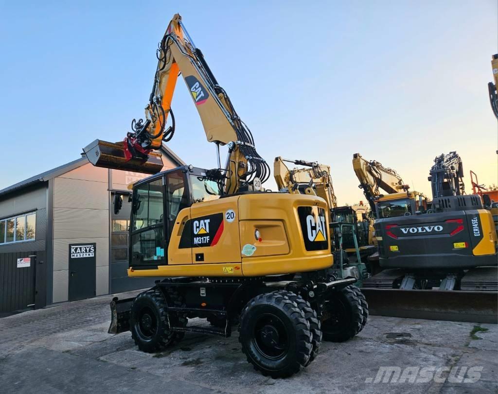 CAT M 317F Pelle sur chenilles