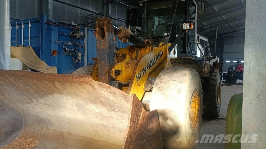 New Holland W 270 B Chargeuse sur pneus