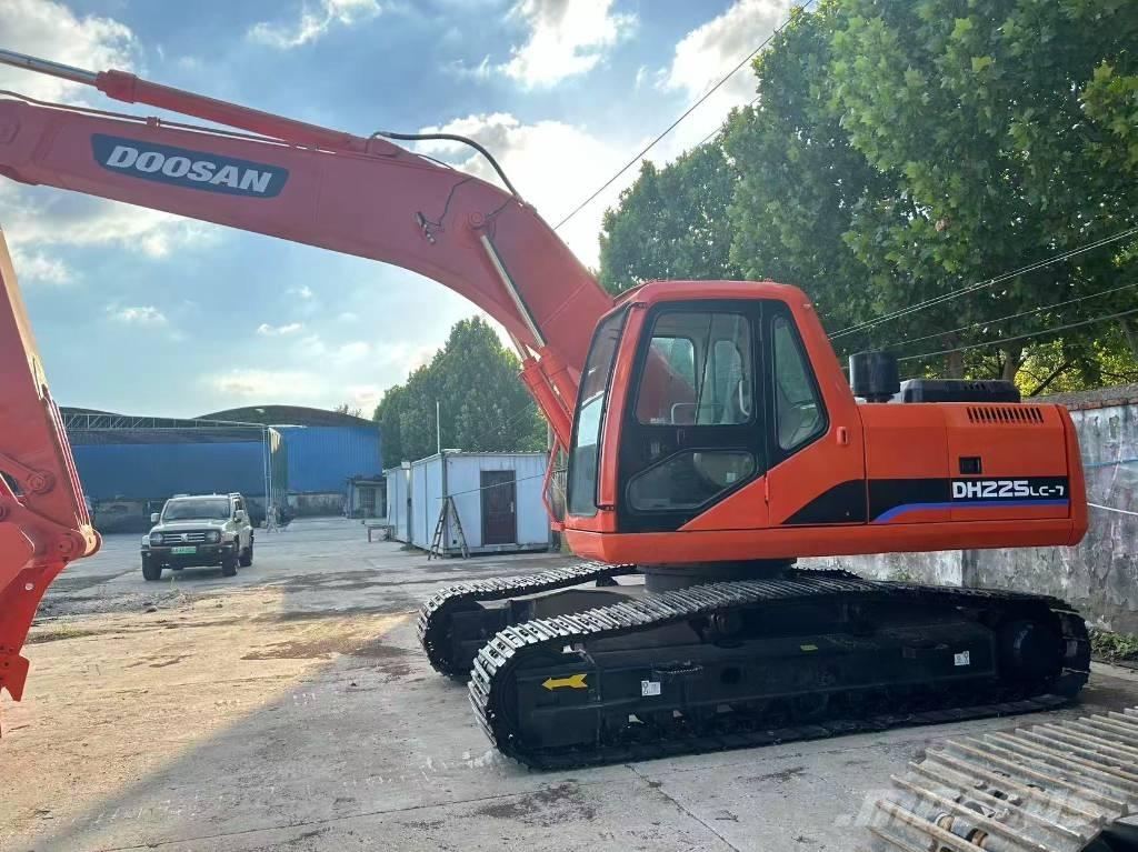 Doosan 225 Pelle sur chenilles