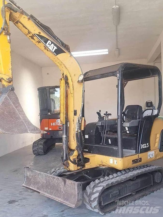 CAT 302.5 Mini pelle < 7t