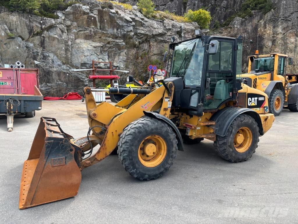 CAT 908 H 2 Chargeuse sur pneus