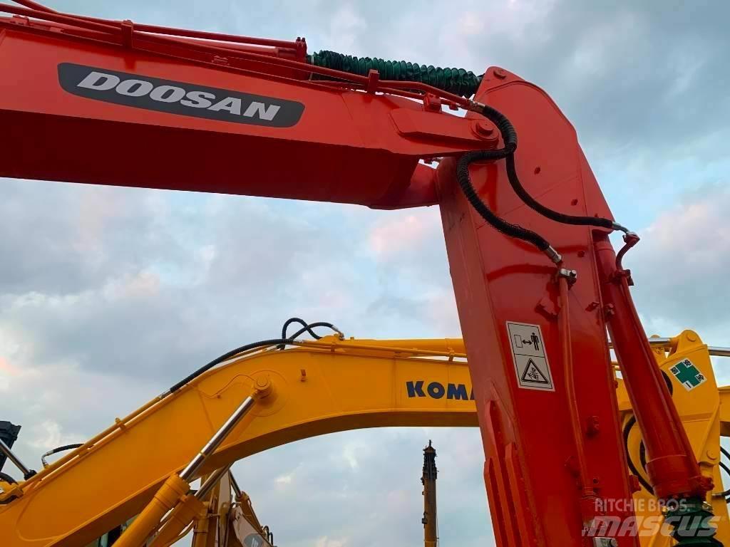 Doosan DX 225 LC Pelle sur chenilles