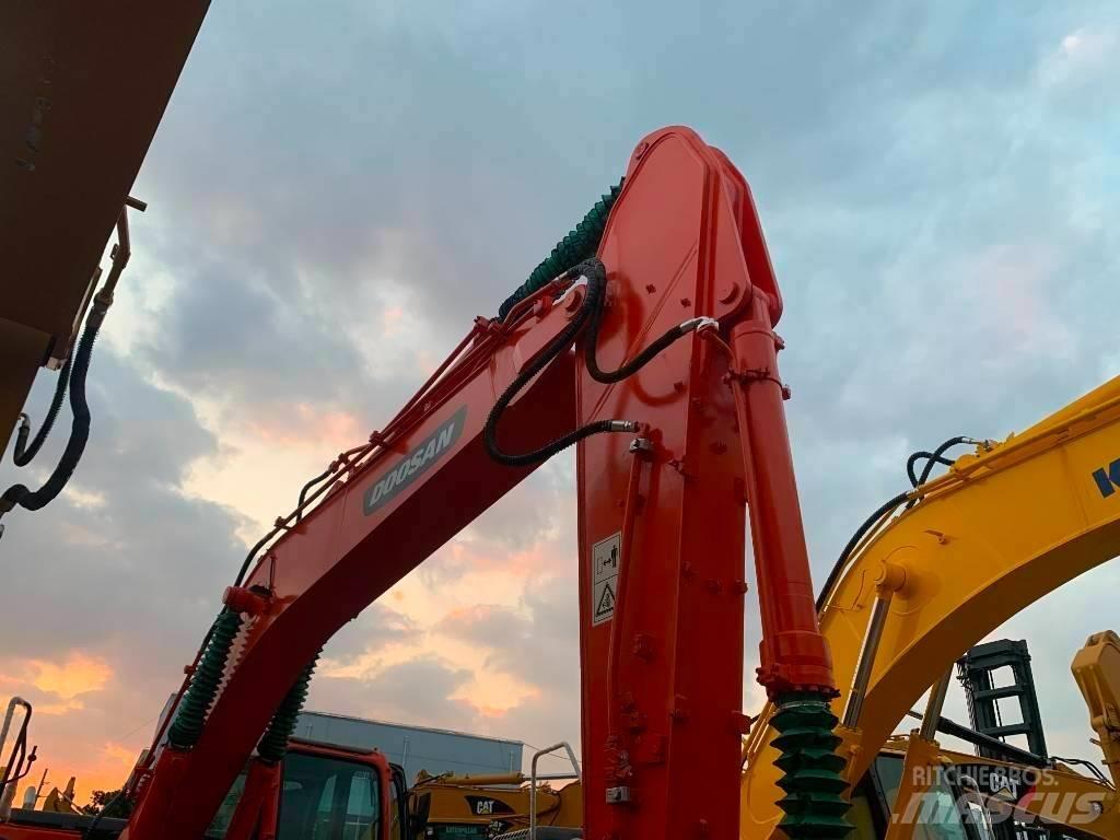 Doosan DX 225 LC Pelle sur chenilles