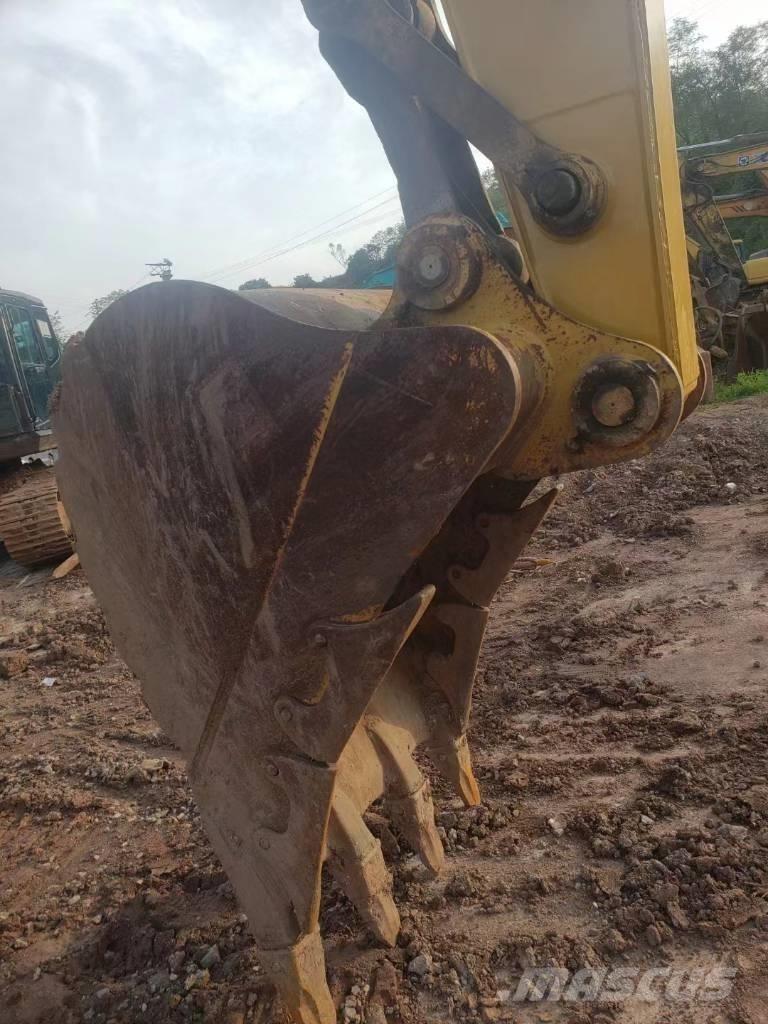 CAT 320 D Pelle sur chenilles