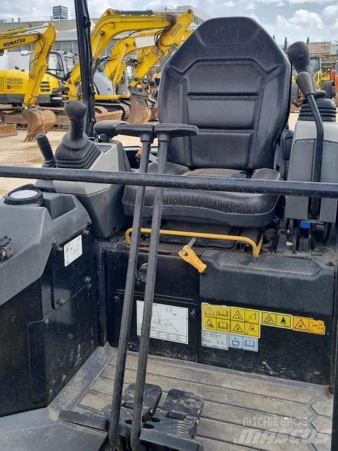 CAT 301.5 Mini pelle < 7t
