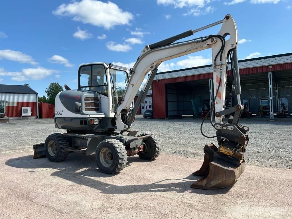 Wacker Neuson 6503 Pelle sur pneus