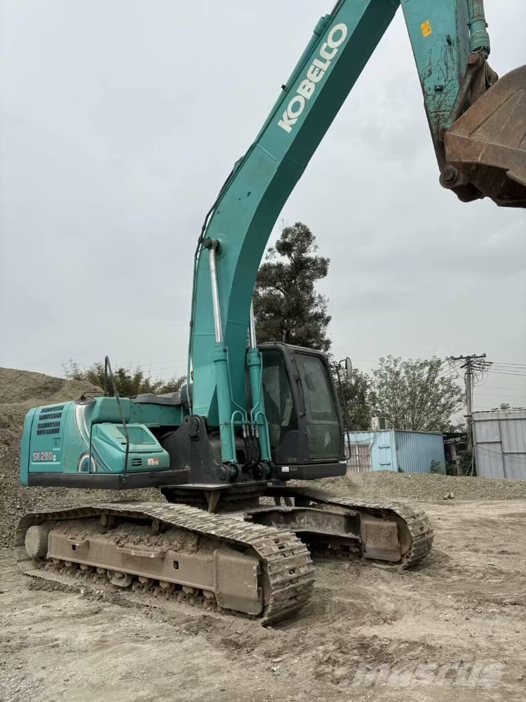 Kobelco SK260 Pelle sur chenilles