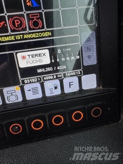 Fuchs TEREX 250MHL Pelle à déchets