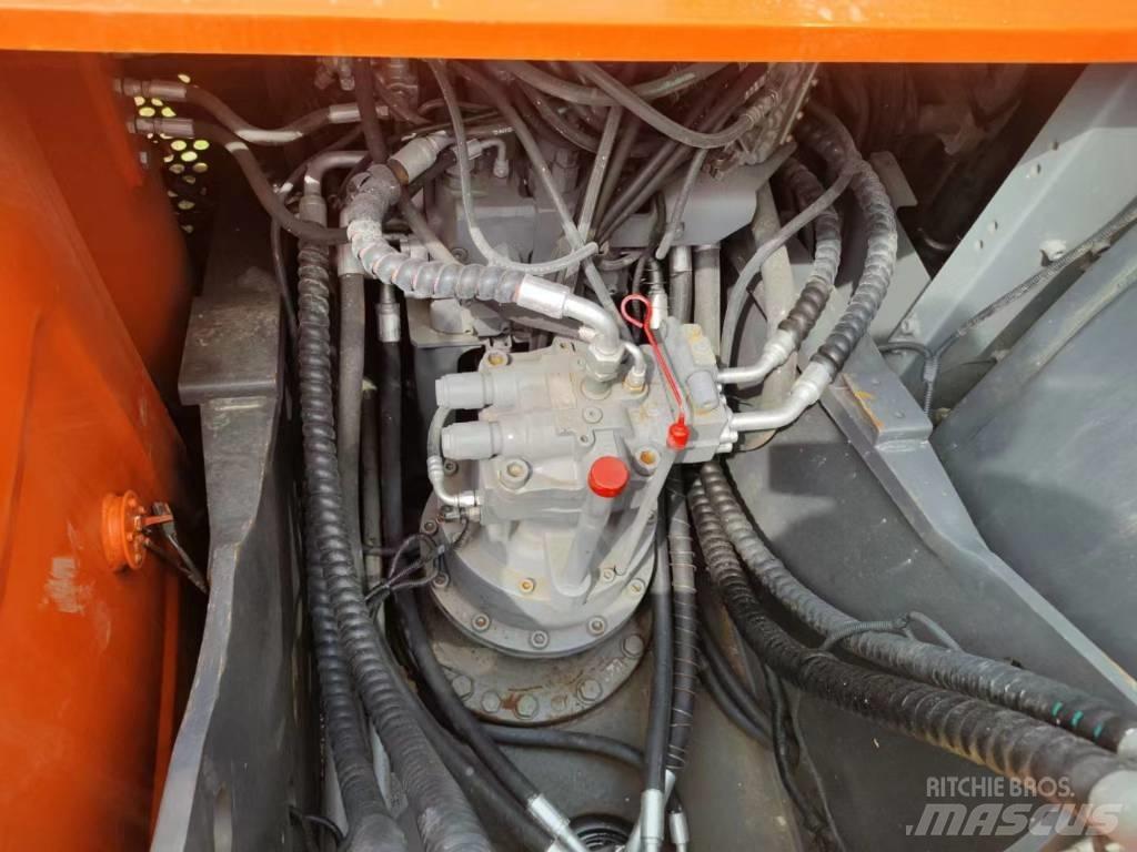 Hitachi ZX200 Pelle sur chenilles