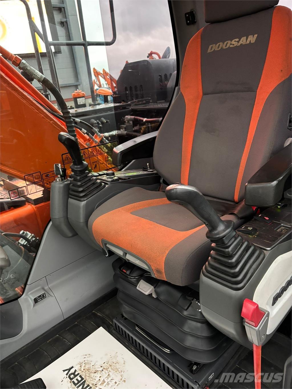 Doosan DX160LC-5 Pelle sur chenilles
