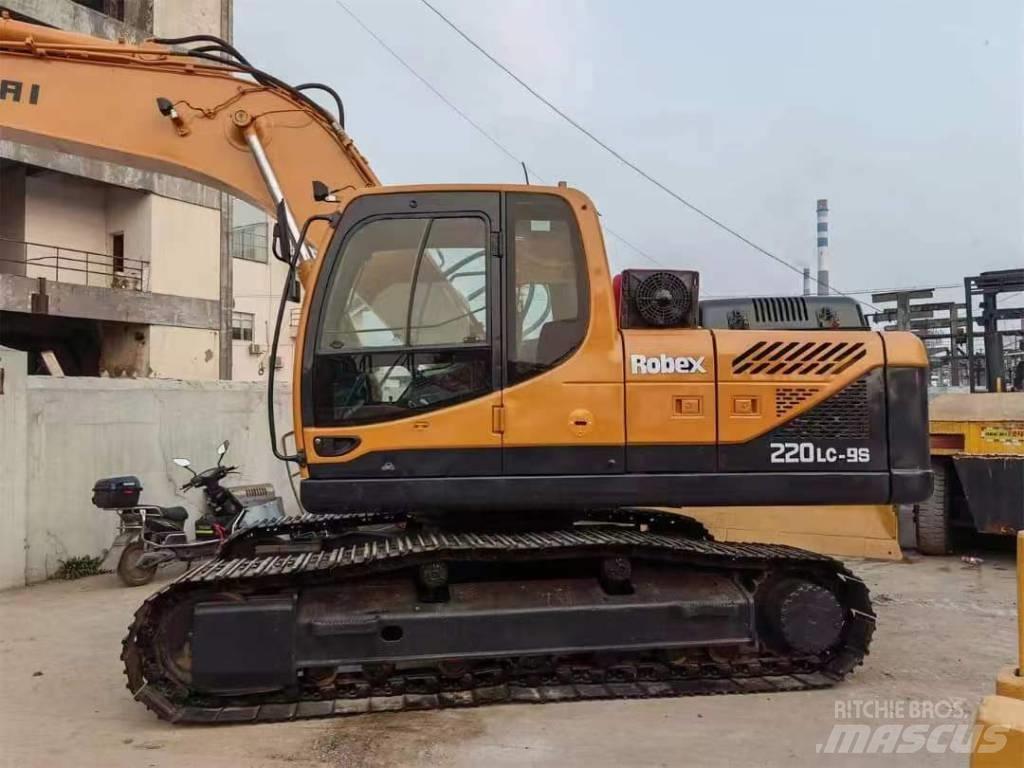 Hyundai R220LC-9S Pelle sur chenilles