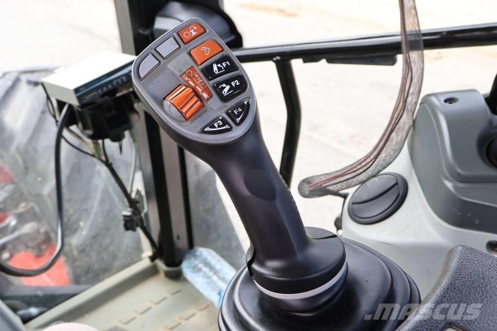 CLAAS Arion 460 Tracteur