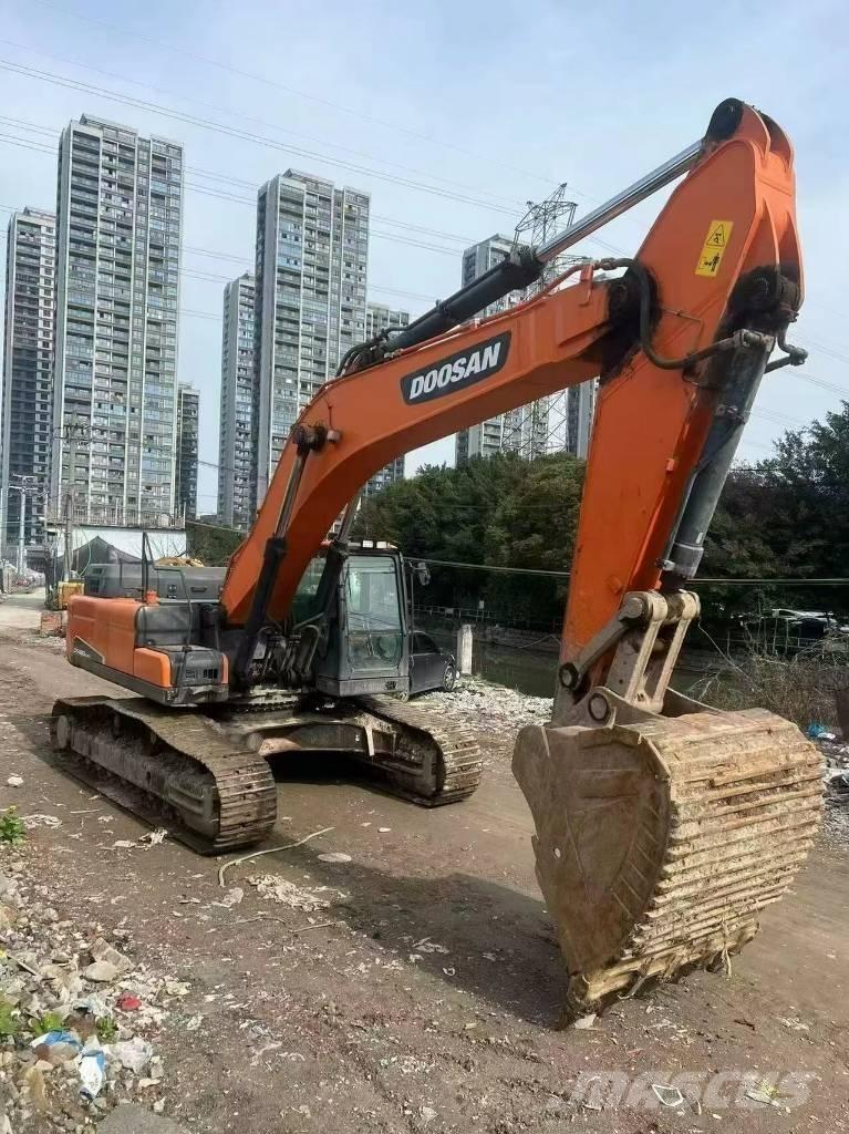 Doosan DX420LC Pelle sur chenilles