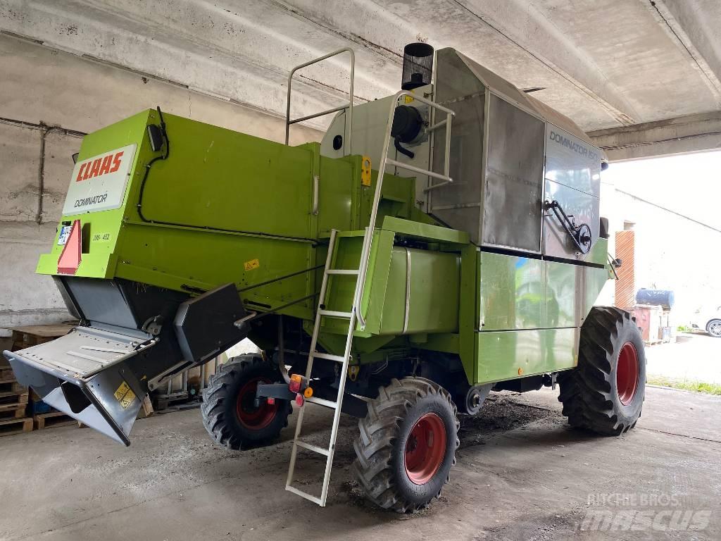 CLAAS Dominator 150 Moissonneuse batteuse