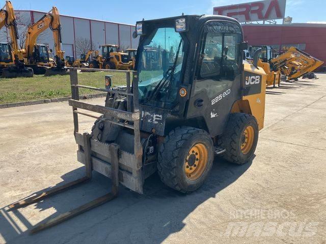 JCB 225 Chargeuse compacte