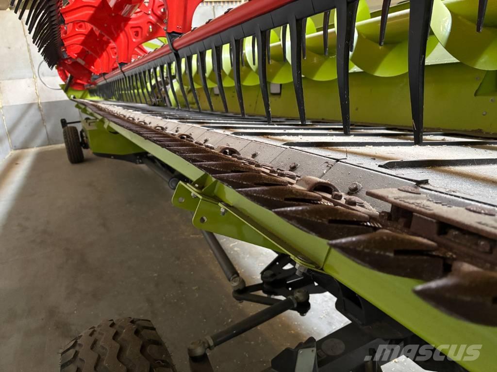 CLAAS LEXION 8800 TT Moissonneuse batteuse
