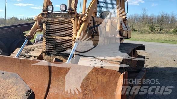 Komatsu D65P-7 Bouteurs sur chenilles