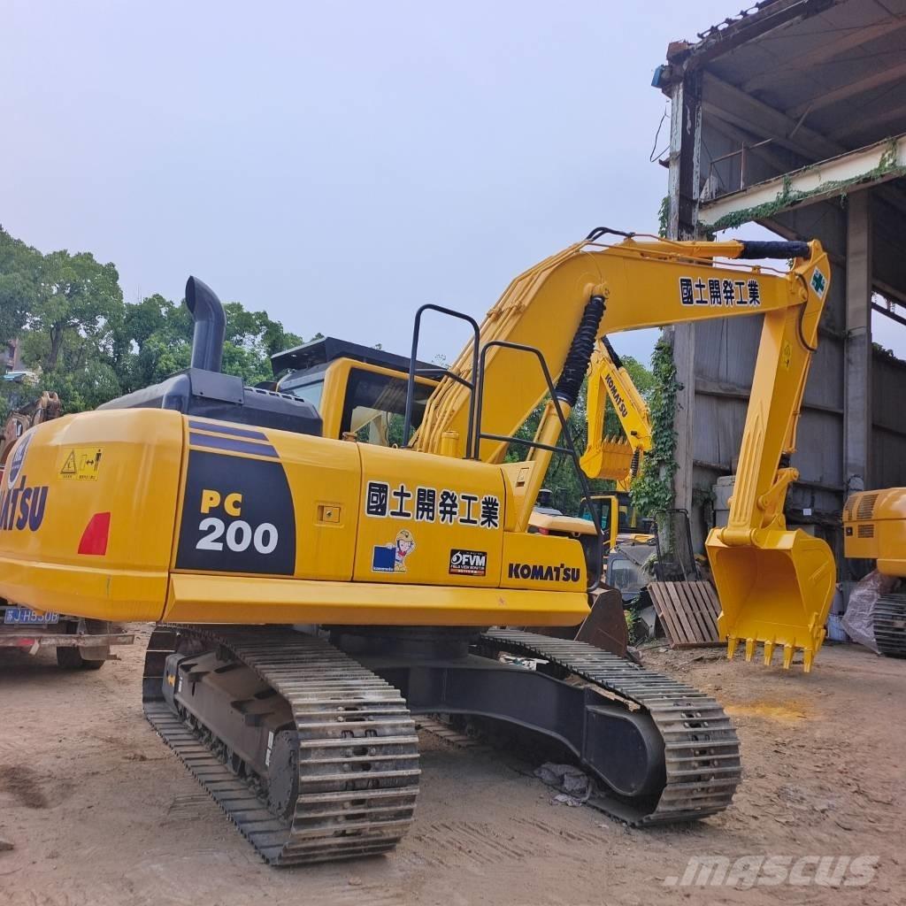 Komatsu PC 200 Pelle sur chenilles