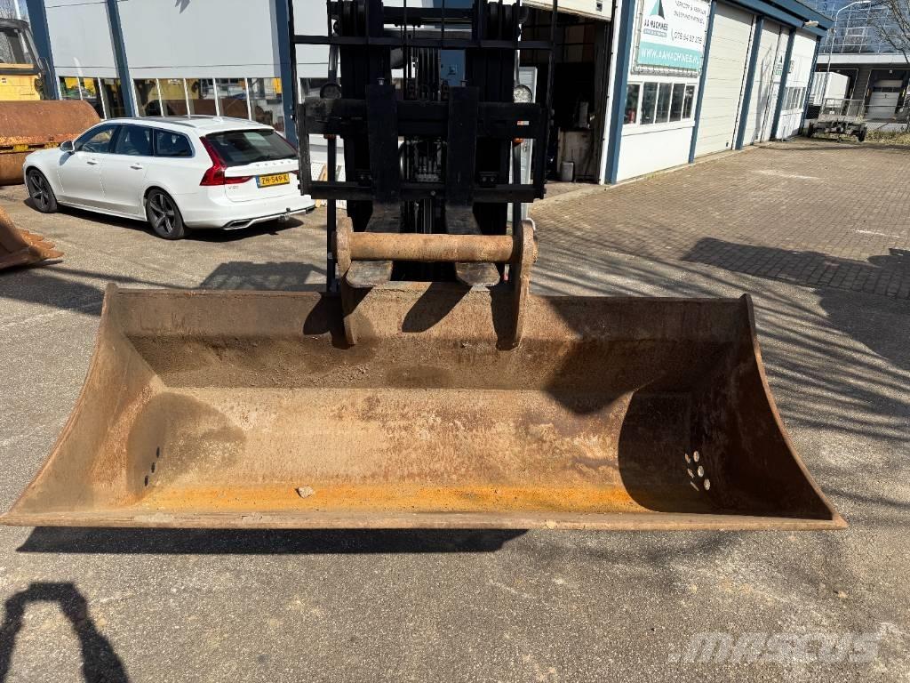 Komatsu HB 215 LC-2 Pelle sur chenilles