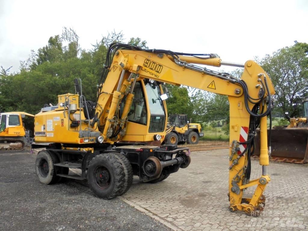 Liebherr A 900 C ZW Pelle sur pneus