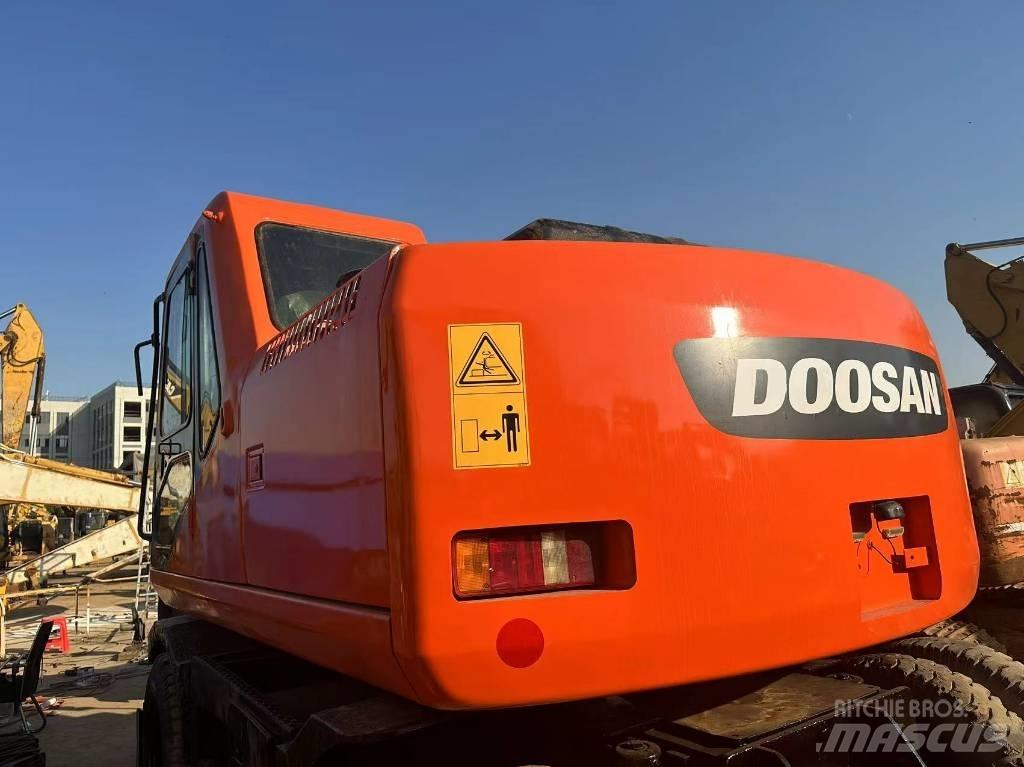 Doosan 150 W-7 Pelle sur pneus