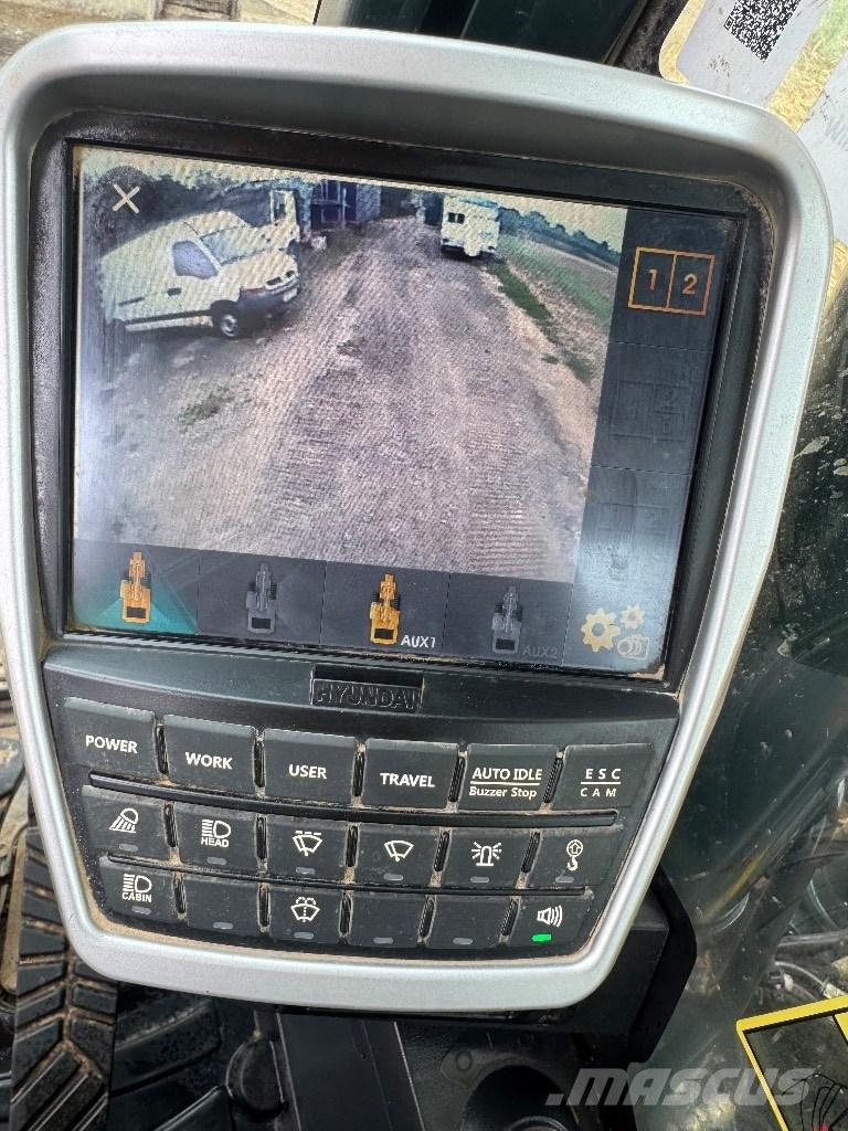 Hyundai HX140 LC Pelle sur chenilles