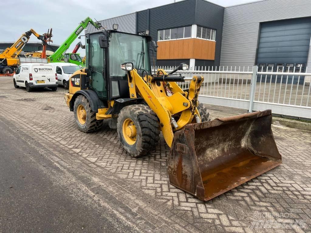 CAT 906 M Chargeuse sur pneus